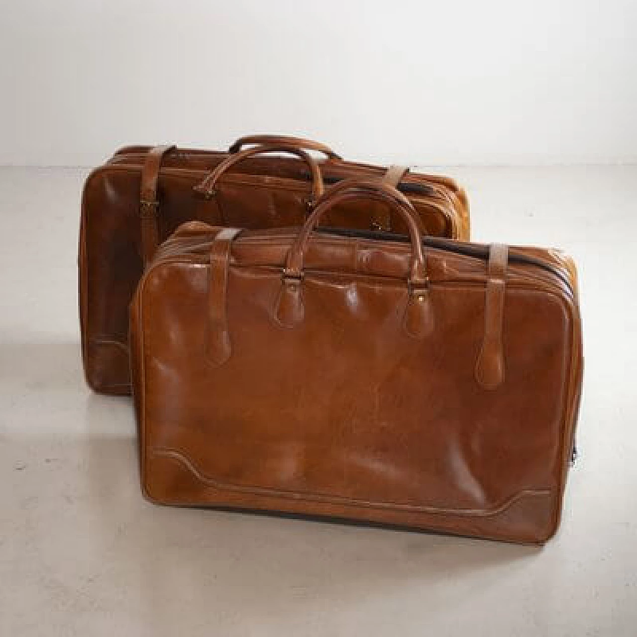 4 Leather travel bags, 1950s 7