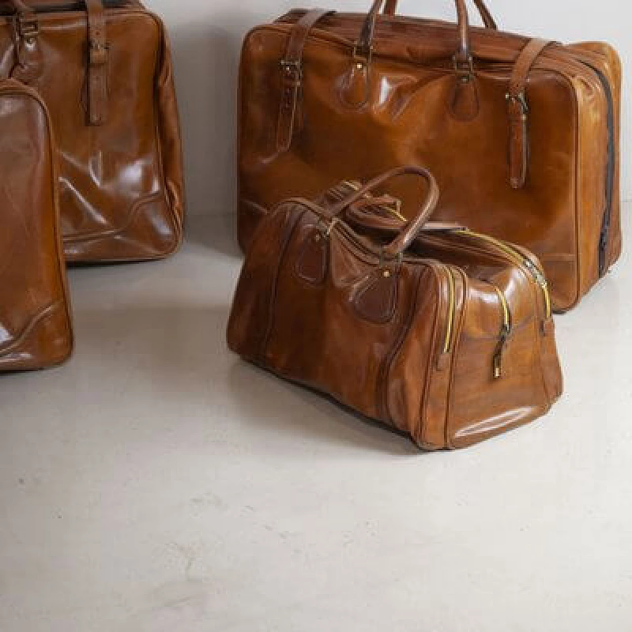 4 Leather travel bags, 1950s 12