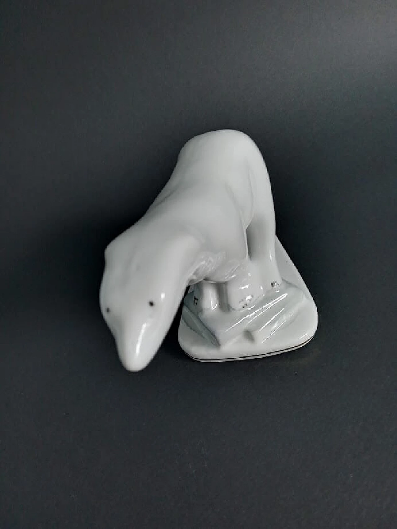 Polar bear sculpture in porcelain from Cluj-Napoca, 1920s 2