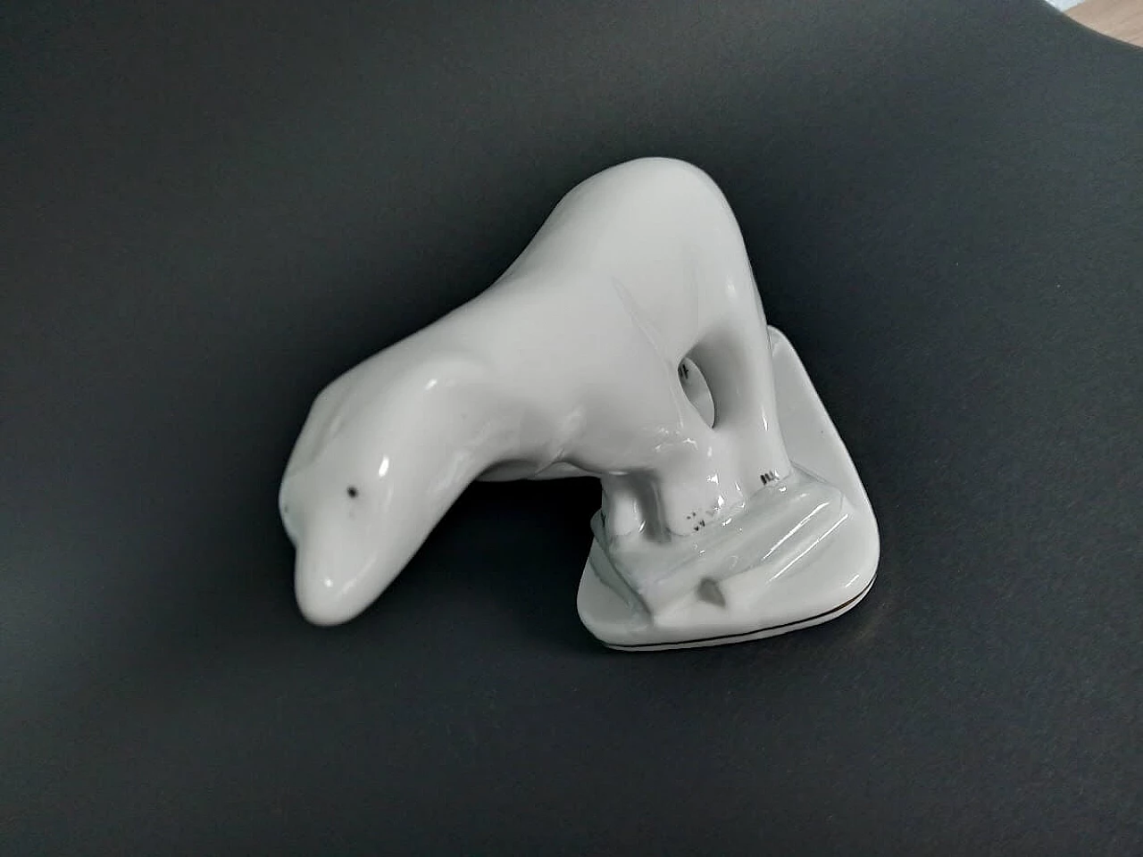 Polar bear sculpture in porcelain from Cluj-Napoca, 1920s 7