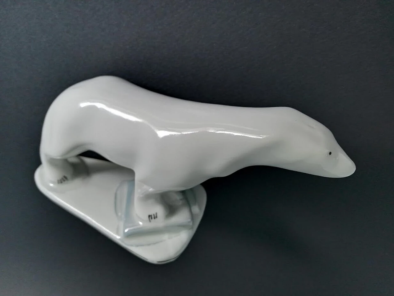 Polar bear sculpture in porcelain from Cluj-Napoca, 1920s 8