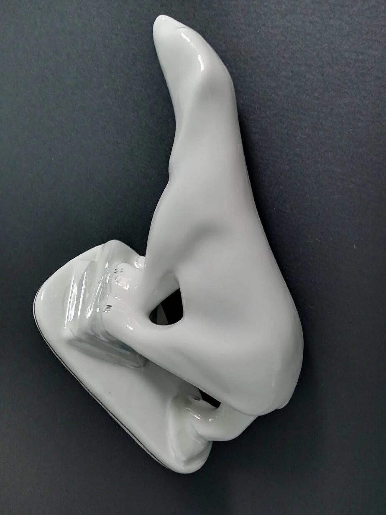 Polar bear sculpture in porcelain from Cluj-Napoca, 1920s 9