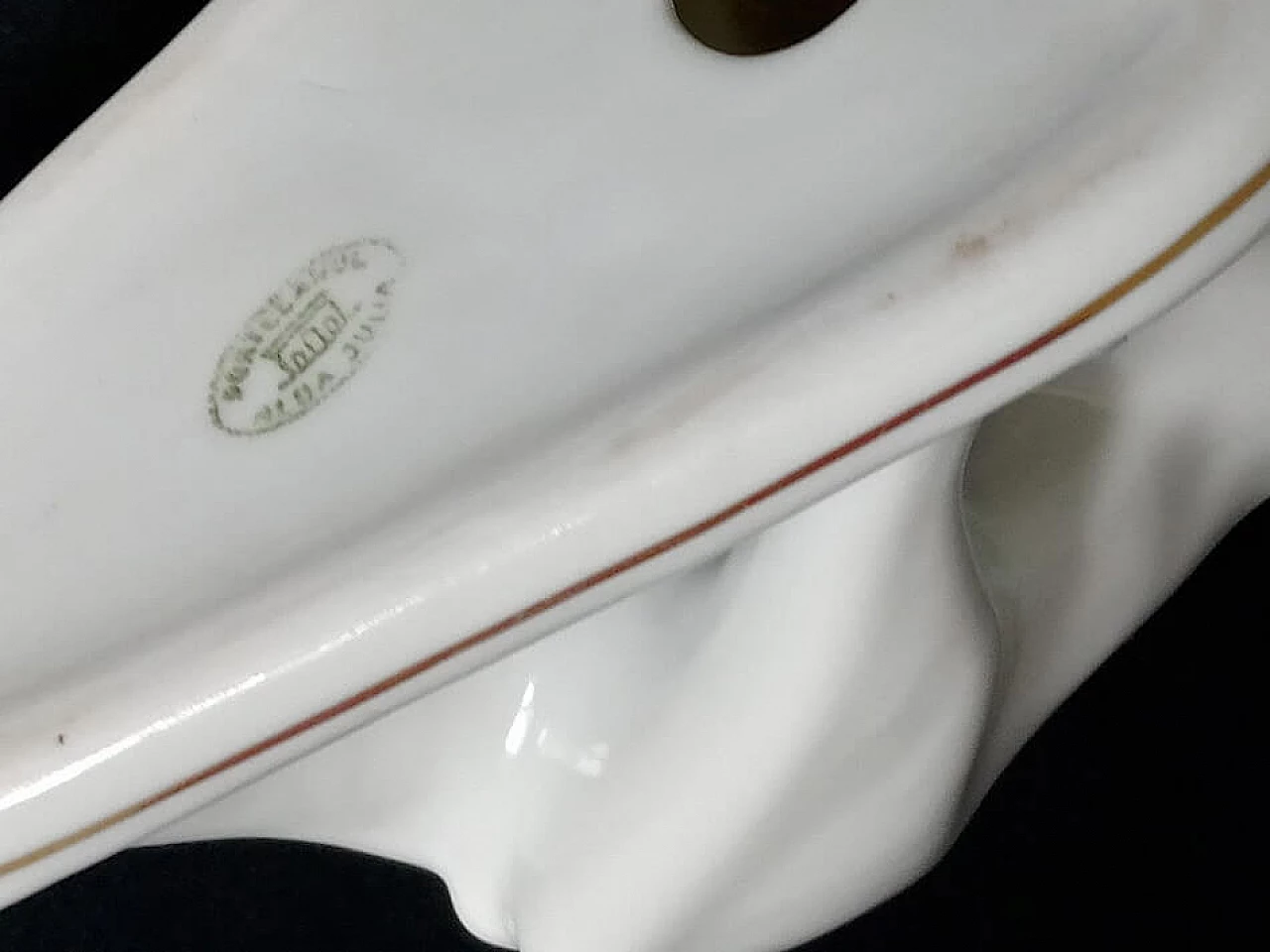 Polar bear sculpture in porcelain from Cluj-Napoca, 1920s 11