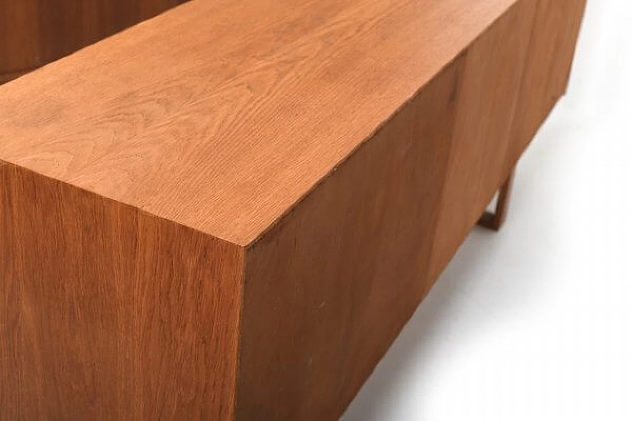 Credenza danese in quercia, anni '60 13