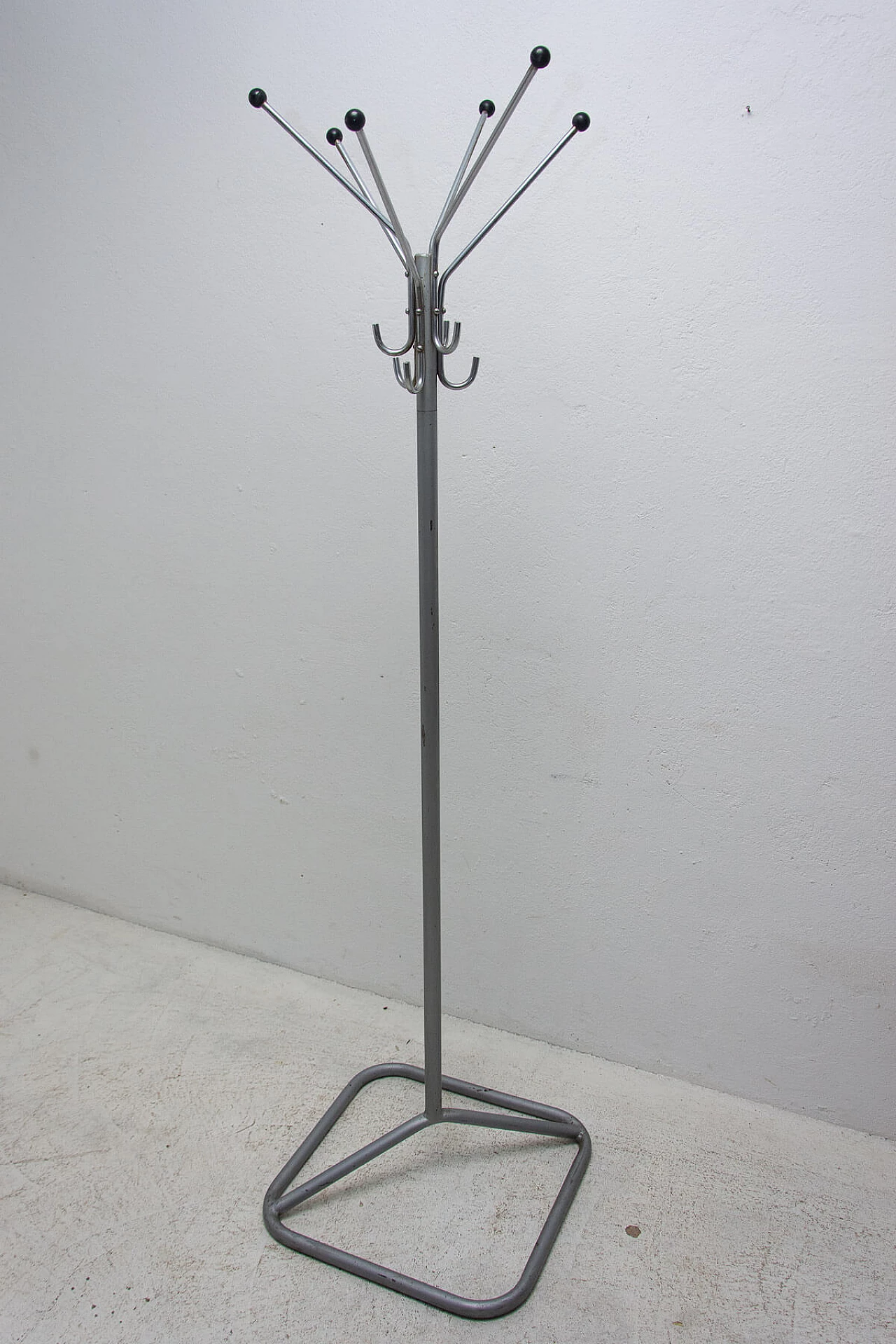 Appendiabiti in stile Bauhaus in metallo cromato, anni '30 3