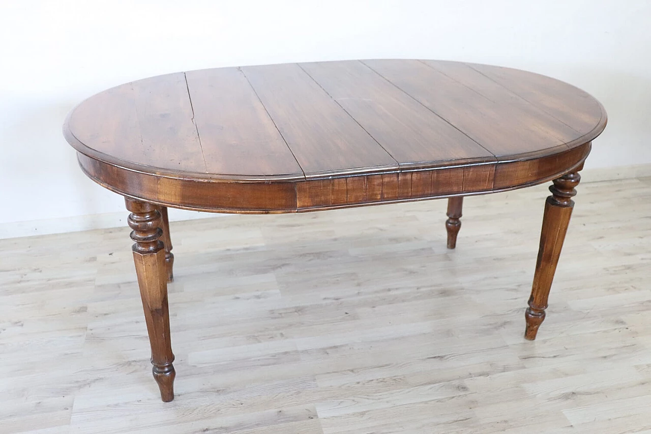 Oval dining table in solid walnut, 19th century 5