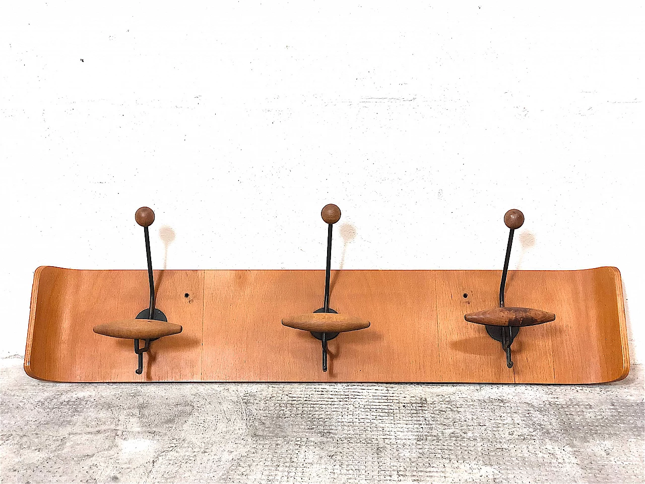 Fratelli Reguitti coat stand in wood and iron, 1960s 1