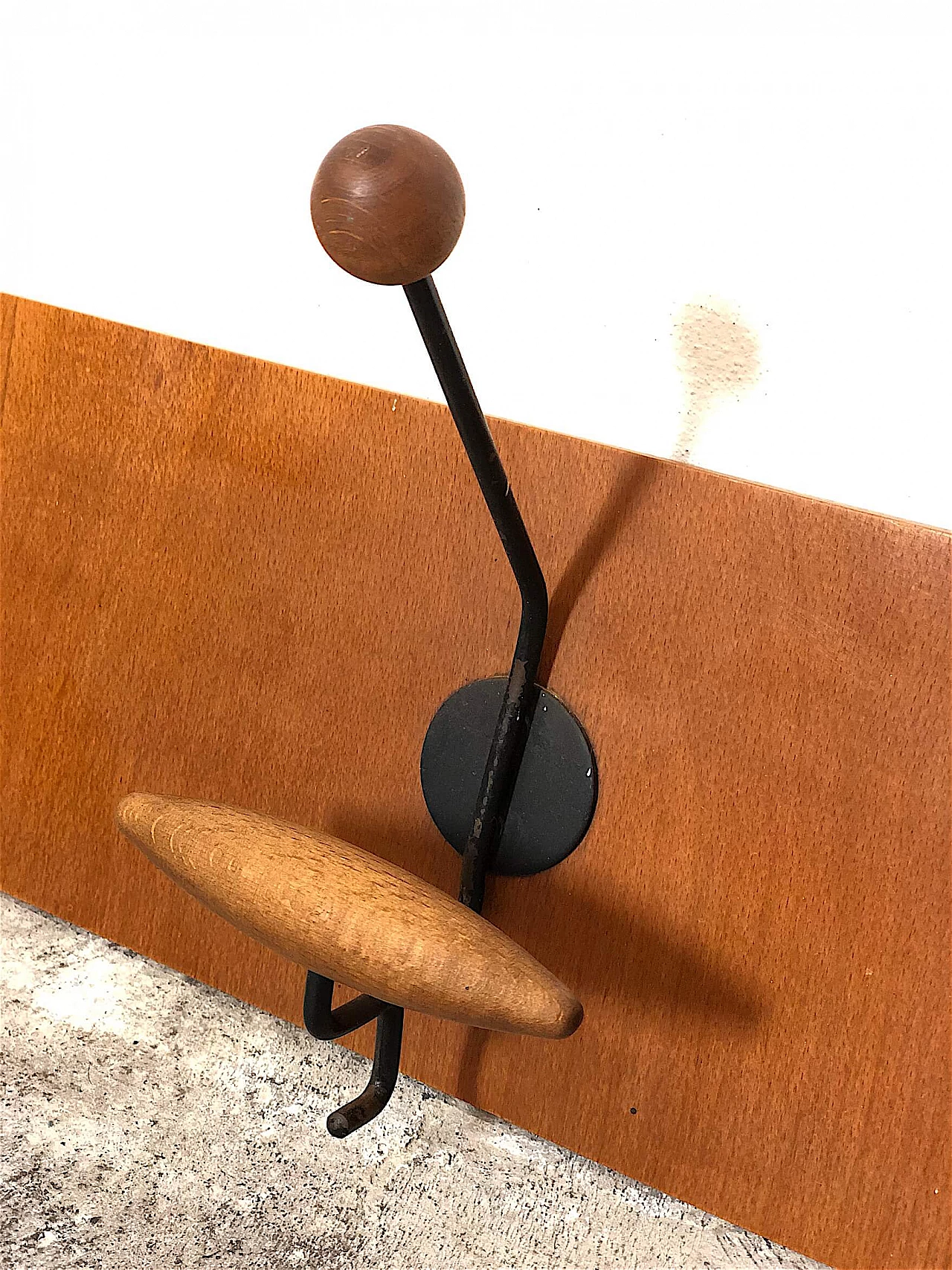 Fratelli Reguitti coat stand in wood and iron, 1960s 8