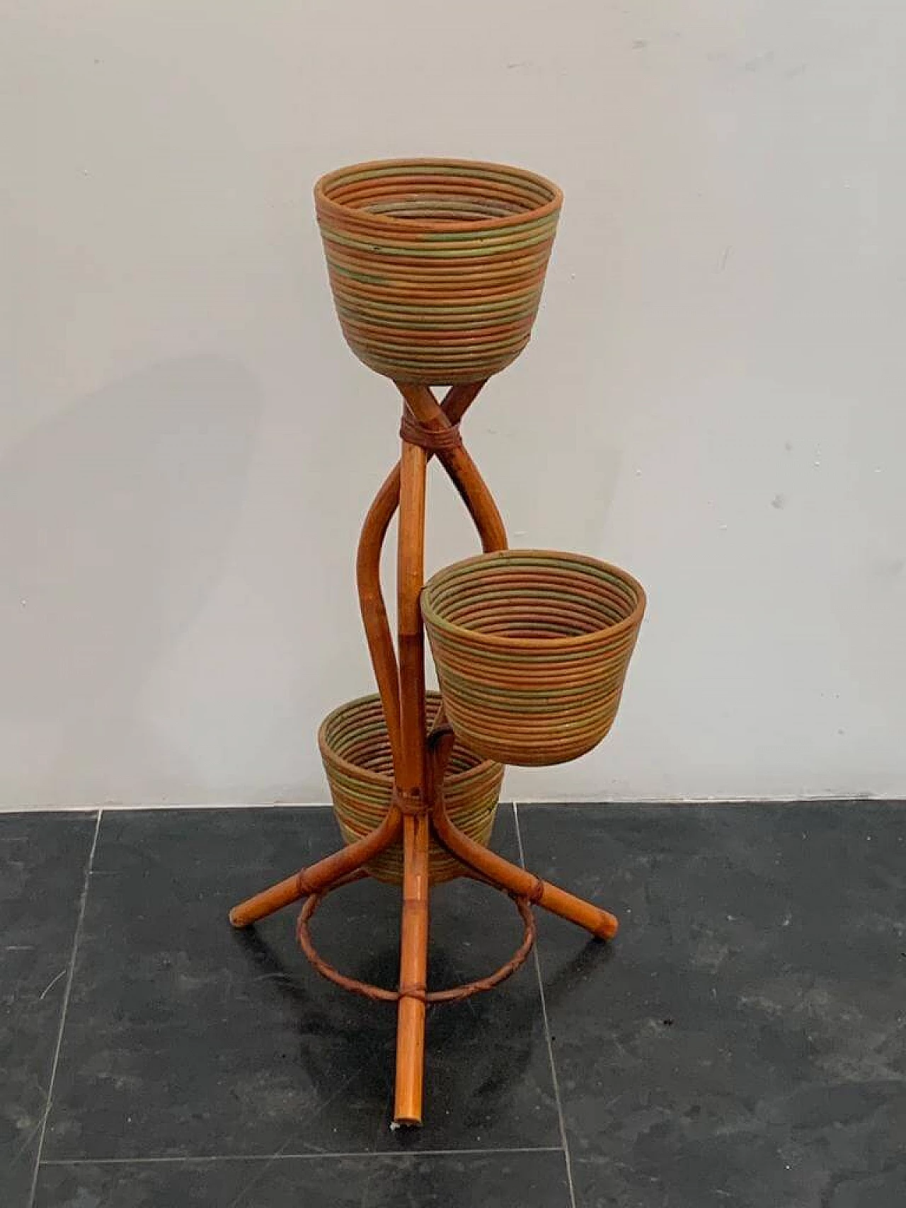 Wicker and polychrome bamboo vase tripod, 1960s 2