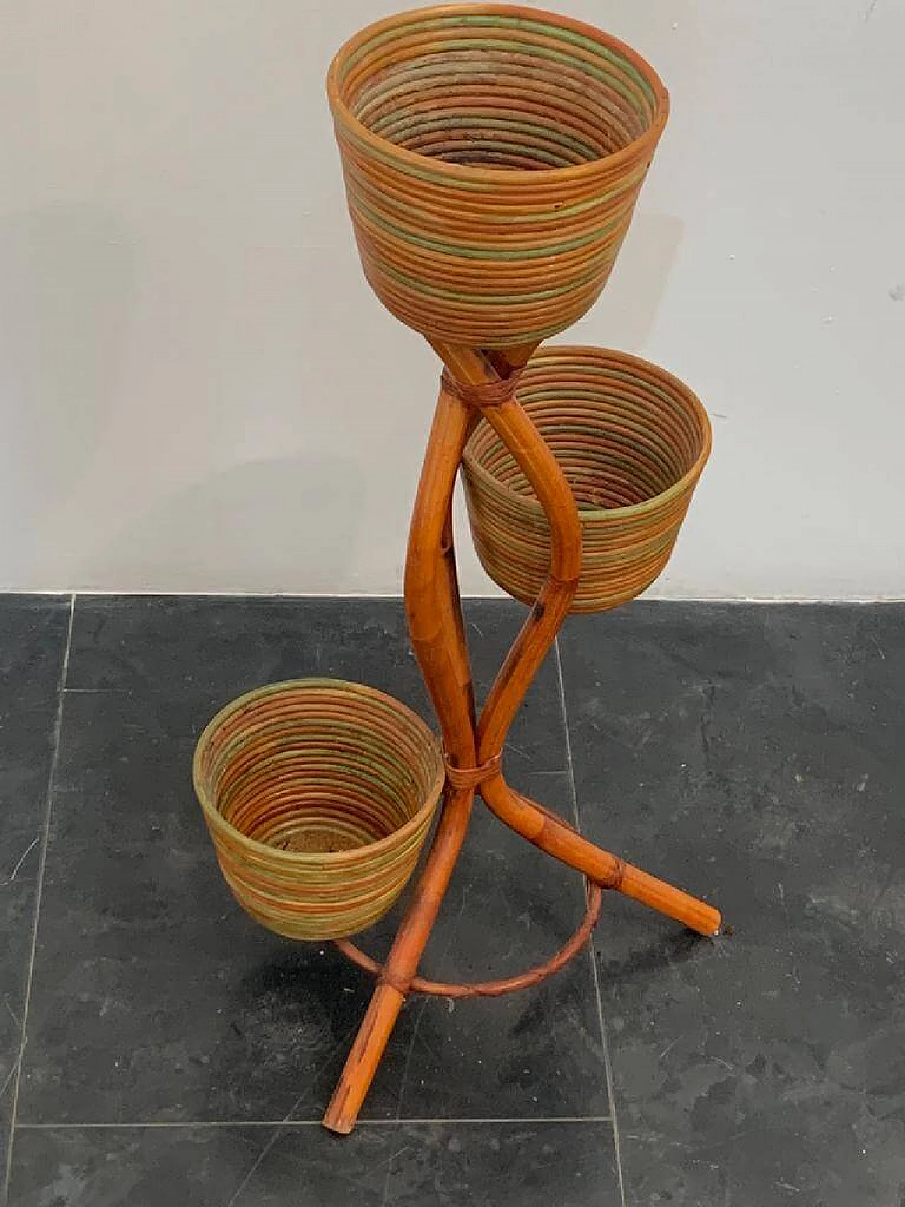 Wicker and polychrome bamboo vase tripod, 1960s 3