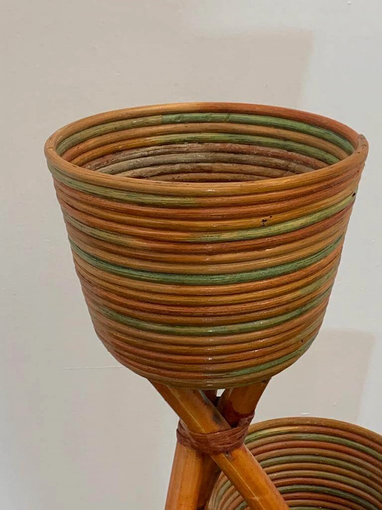 Wicker and polychrome bamboo vase tripod, 1960s 5