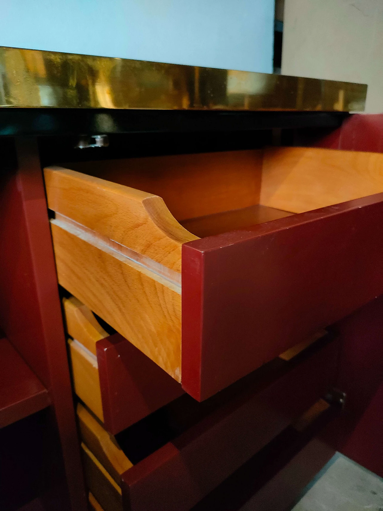 Credenza bassa in legno laccato nero, anni '70 6