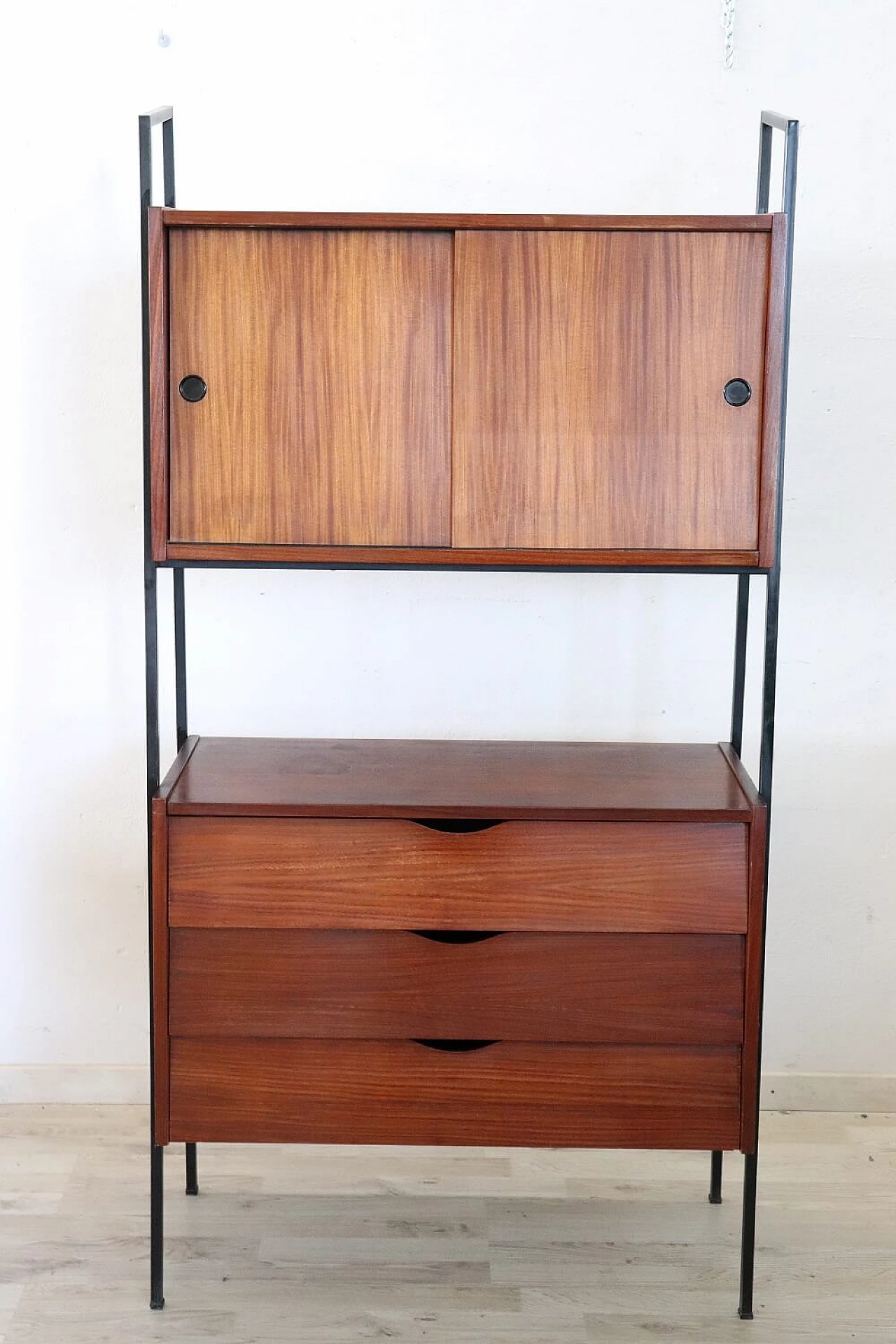 Scarpiera in teak e ferro con ante scorrevoli, anni '60 2