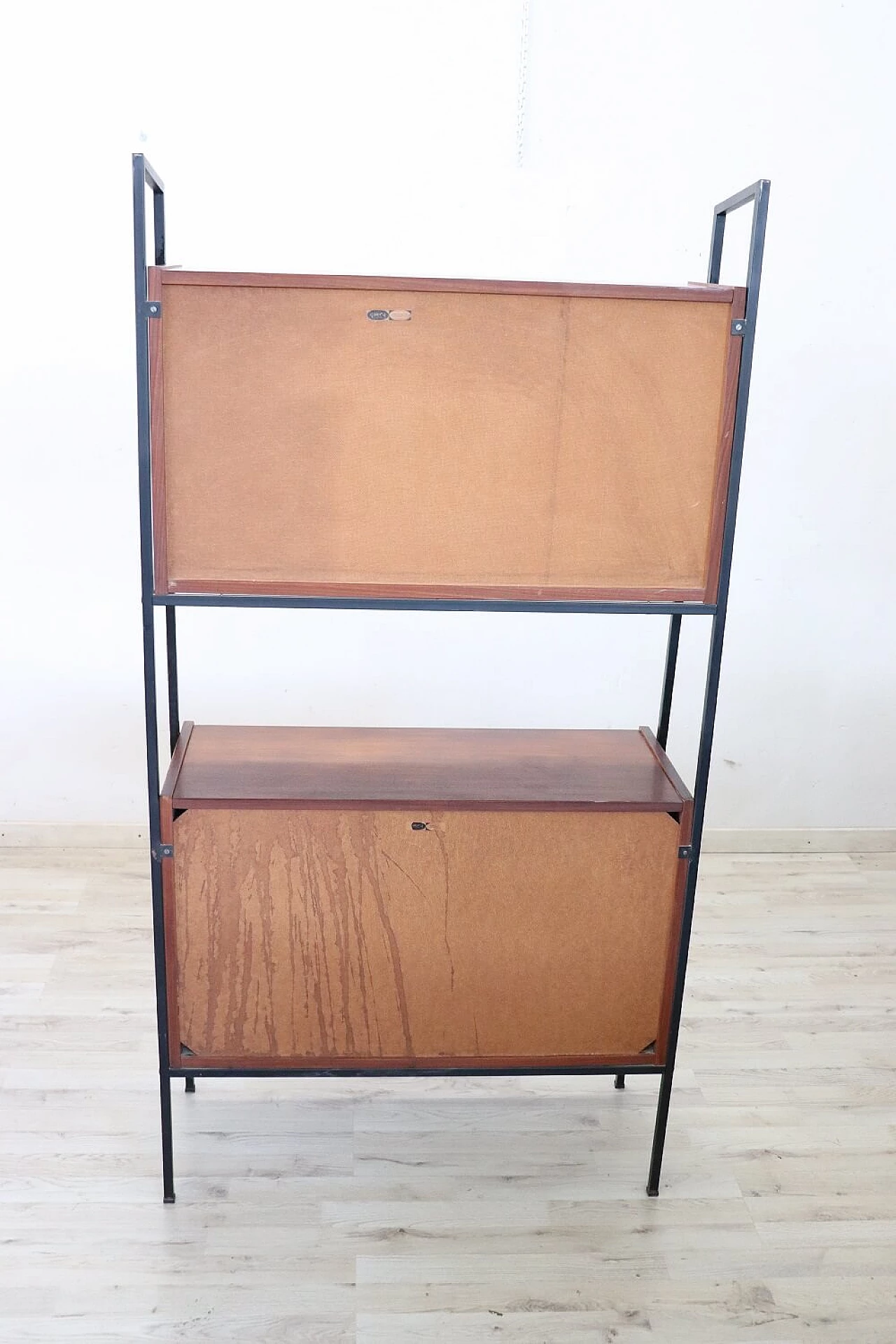 Scarpiera in teak e ferro con ante scorrevoli, anni '60 7