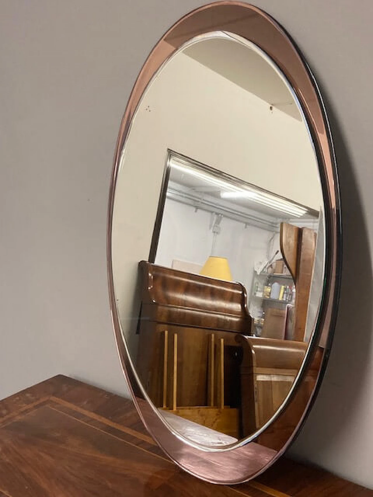 Specchio ovale con fondo rosa di Metalvetro Siena, anni '70 7