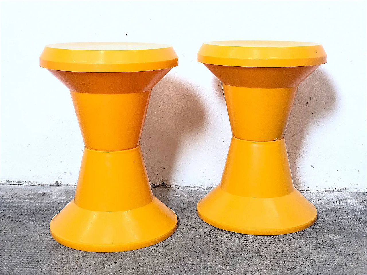 Pair of Diablo stools by Giganplast, 1970s 8