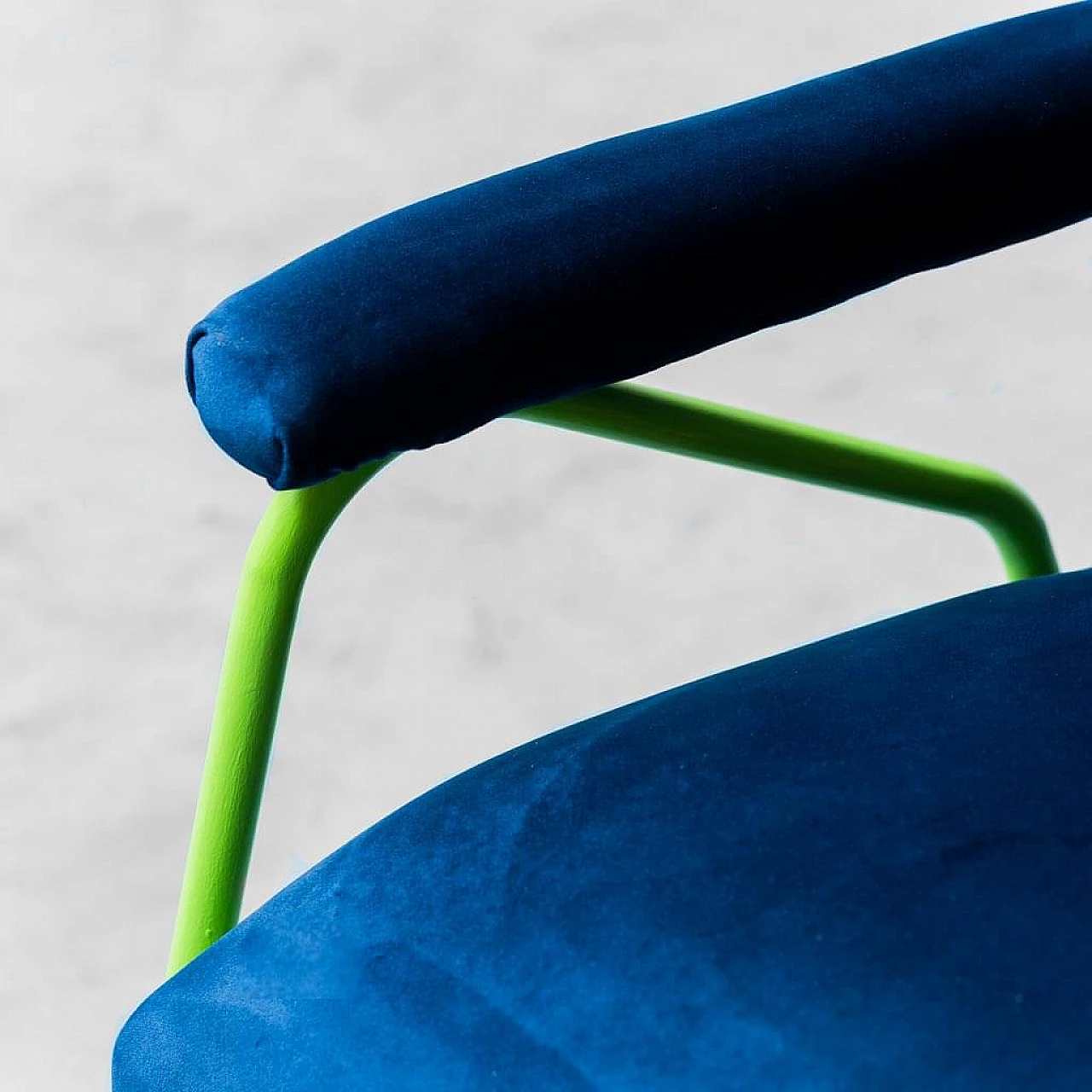 Blue velvet and green metal armchair, 1960s 4