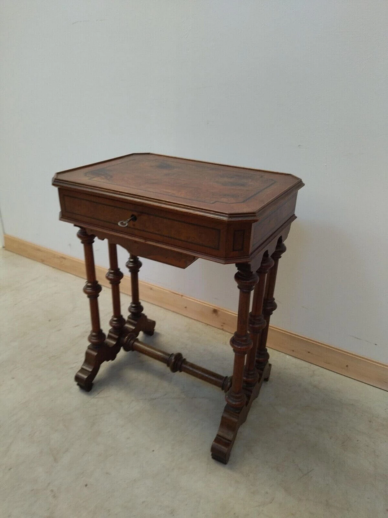 Walnut and briar work table, late 19th century 3