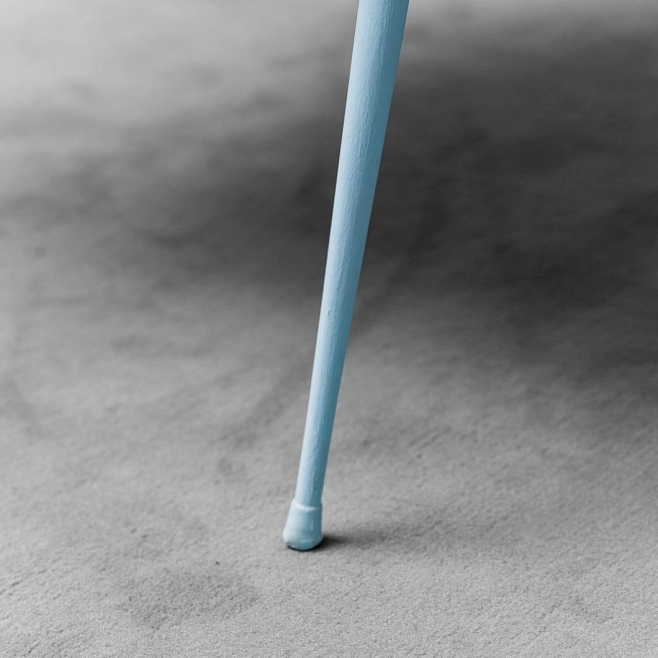 Poltrona in velluto blu e metallo azzurro, anni '60 5