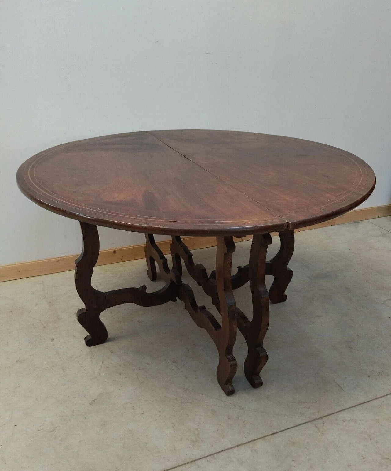 Pair of walnut fretted consoles, late 19th century 9