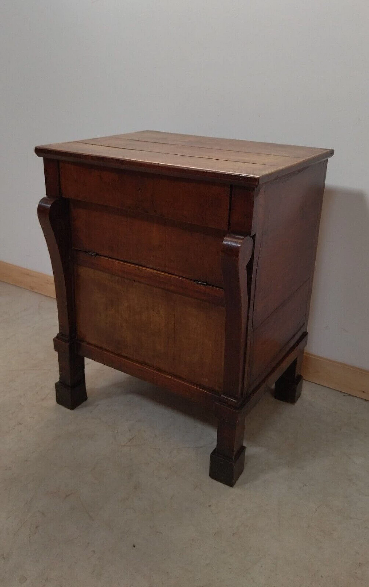 Empire bedside table with braces, early 19th century 3