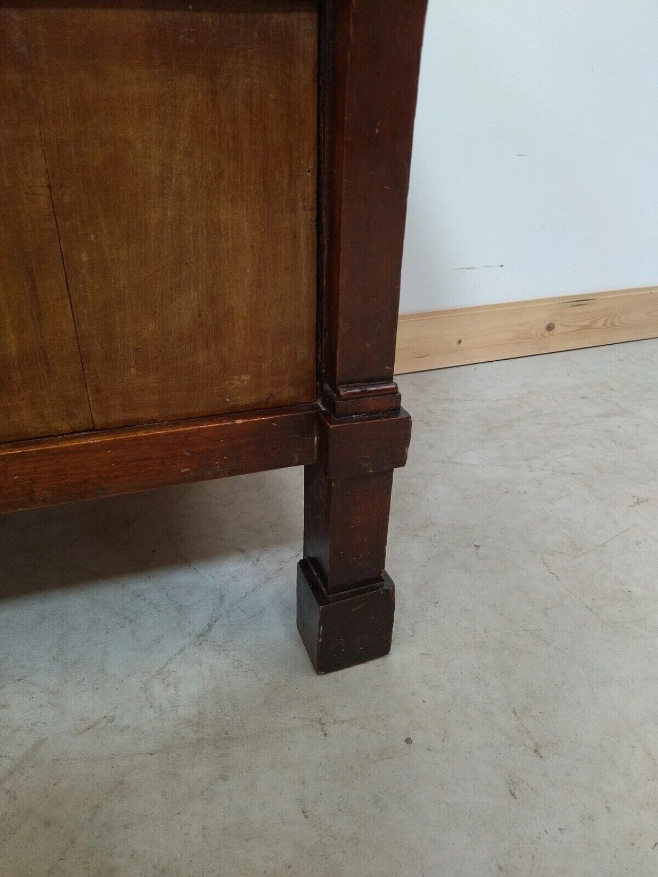 Empire bedside table with braces, early 19th century 6