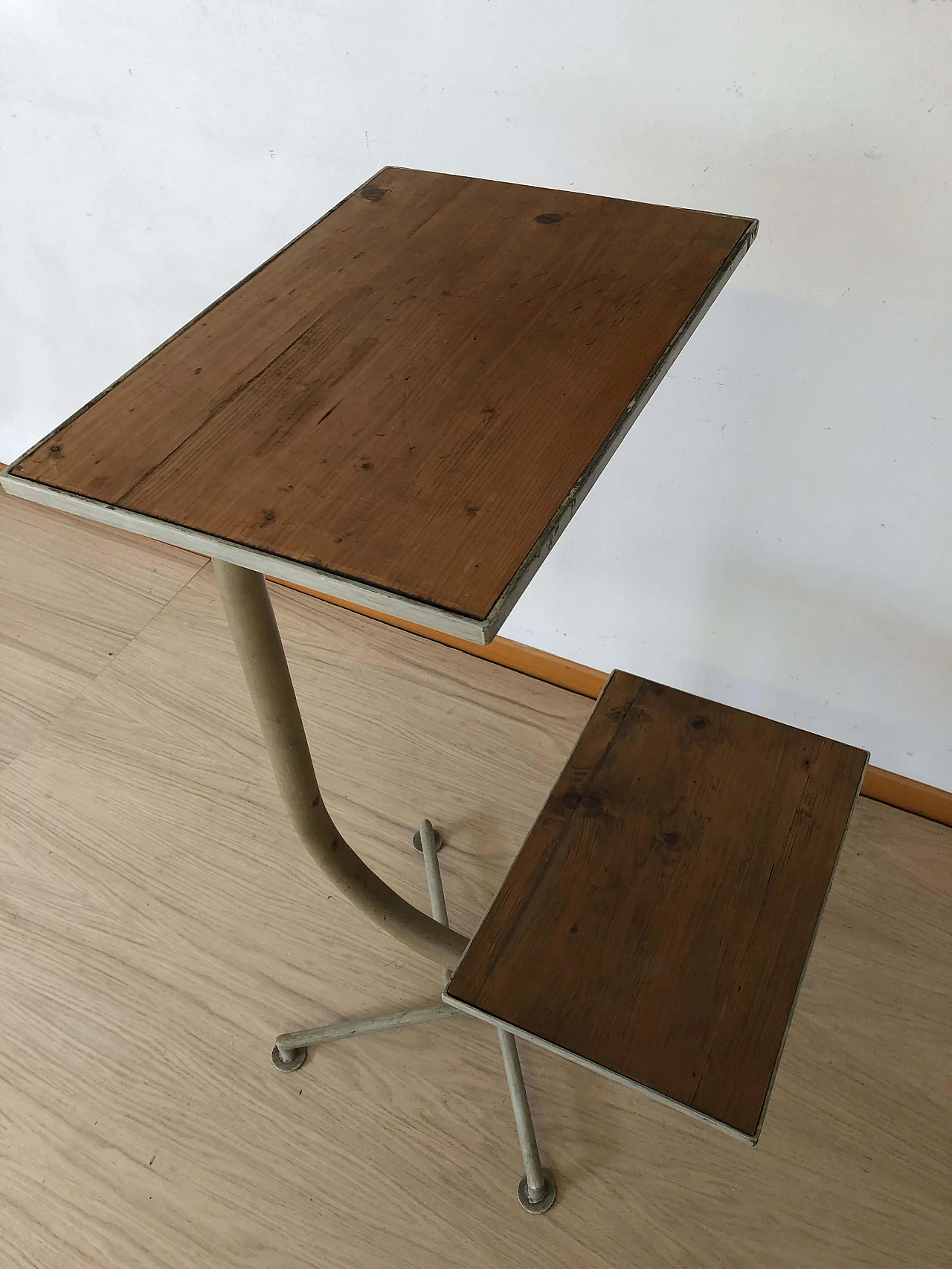 Iron frame with wooden shelves, 1950s 4