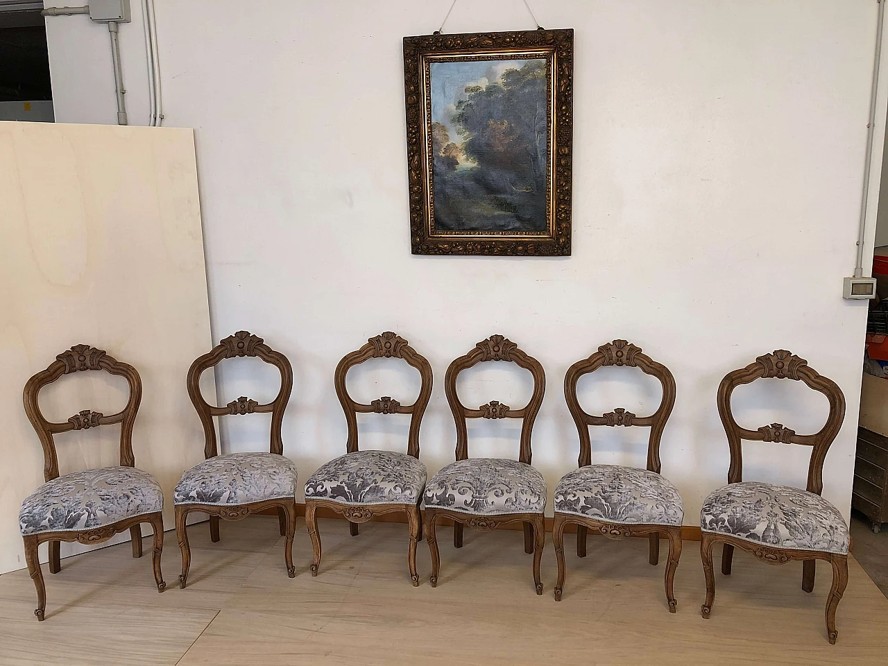 6 Walnut chairs with upholstered seat, 19th century 1