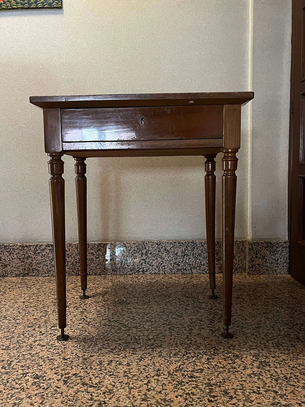 Tavolino in legno con piano in vetro, inizio '900 3