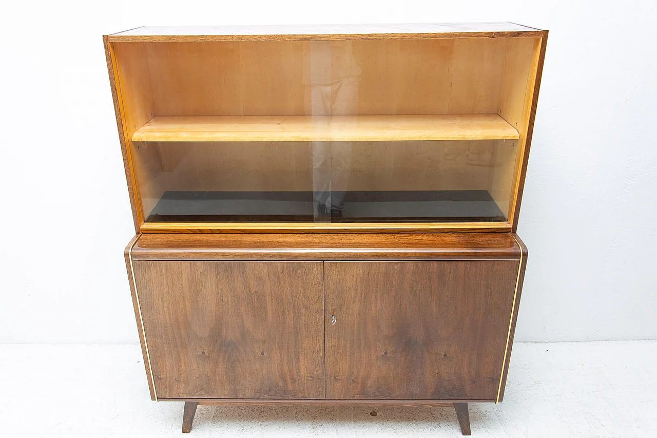 Libreria in noce di Hubert Nepozitek e Bohumil Landsman per Jitona, anni '60 7