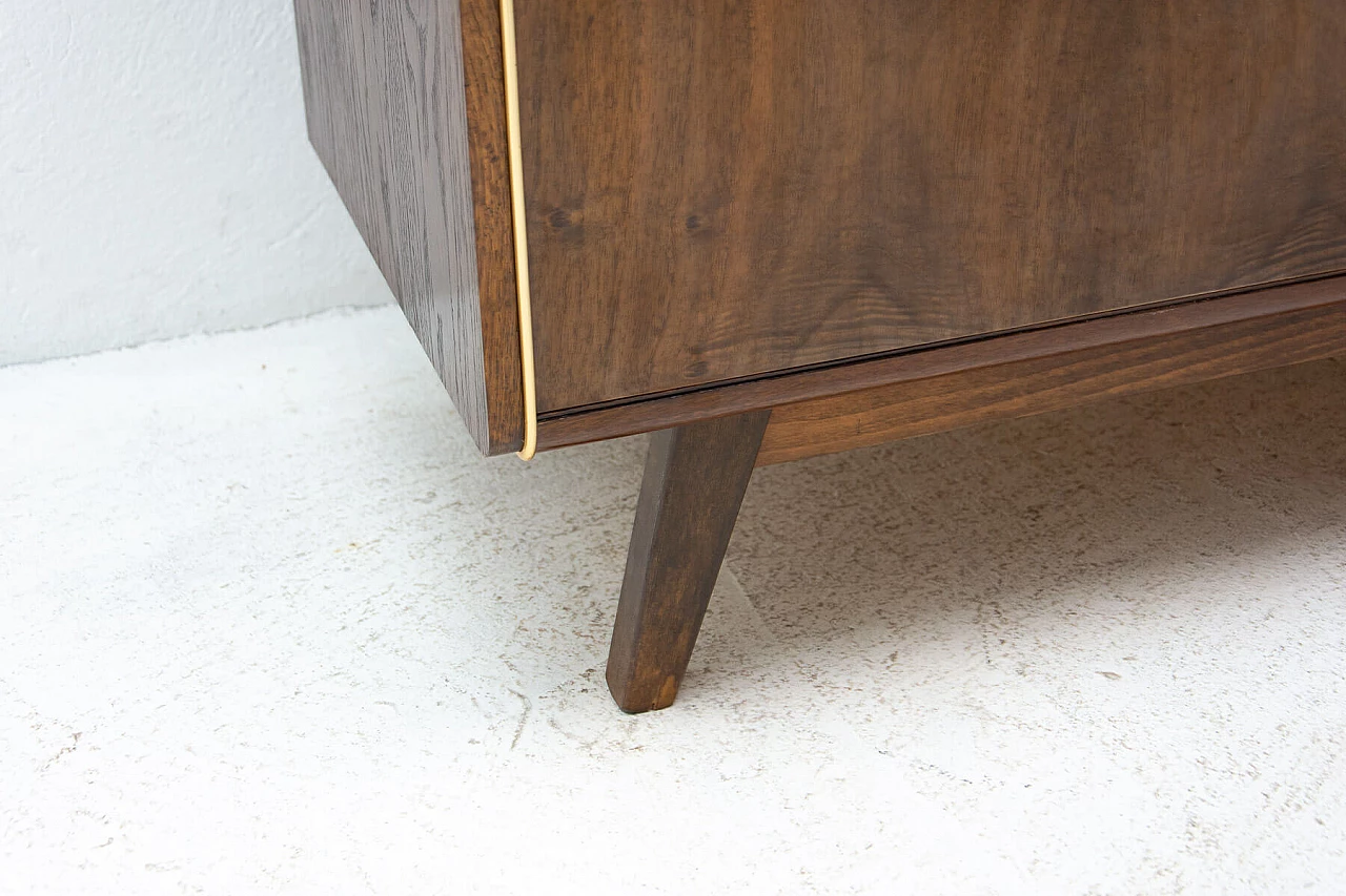 Libreria in noce di Hubert Nepozitek e Bohumil Landsman per Jitona, anni '60 16