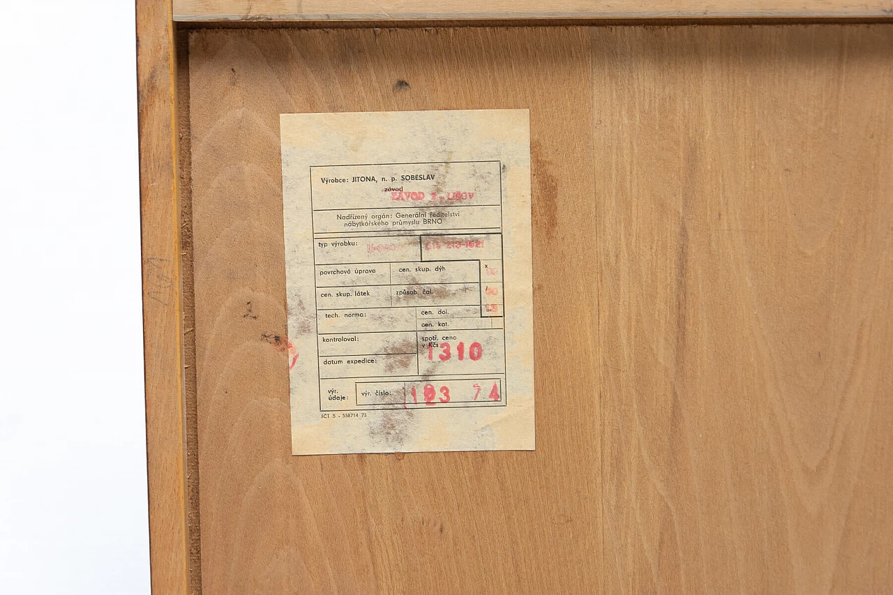 Libreria in noce di Hubert Nepozitek e Bohumil Landsman per Jitona, anni '60 18