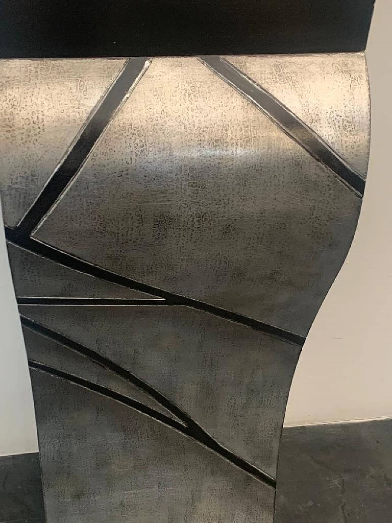 Patinated silver leaf pedestal with black lacquered engraved lines, 1960s 3