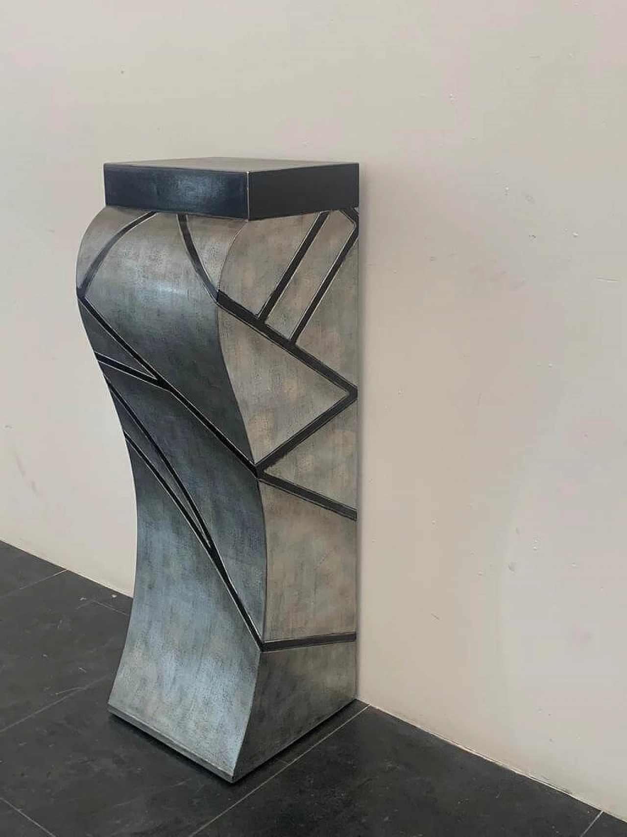 Patinated silver leaf pedestal with black lacquered engraved lines, 1960s 6
