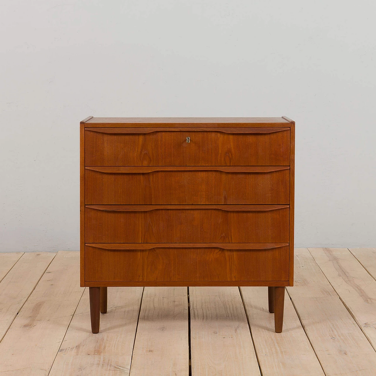 Comò danese piccolo in teak, anni '60 4