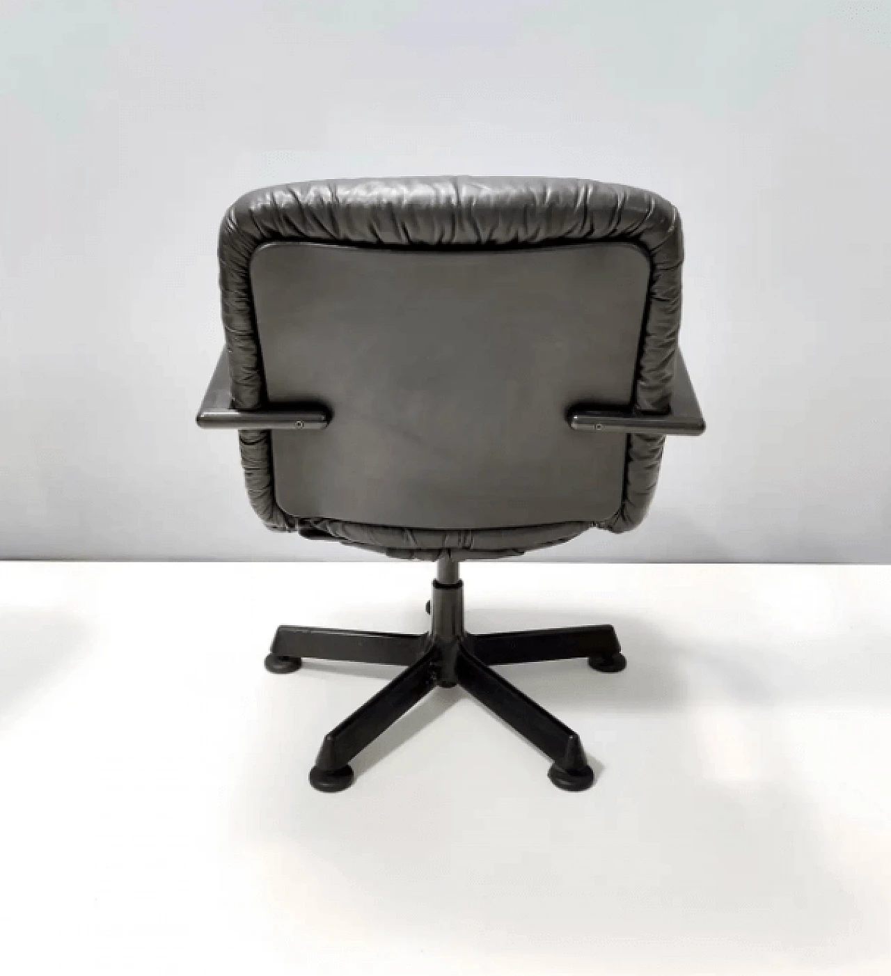 Coppia di sedie da ufficio in pelle di Vico Magistretti per ICF Design, 1978 11