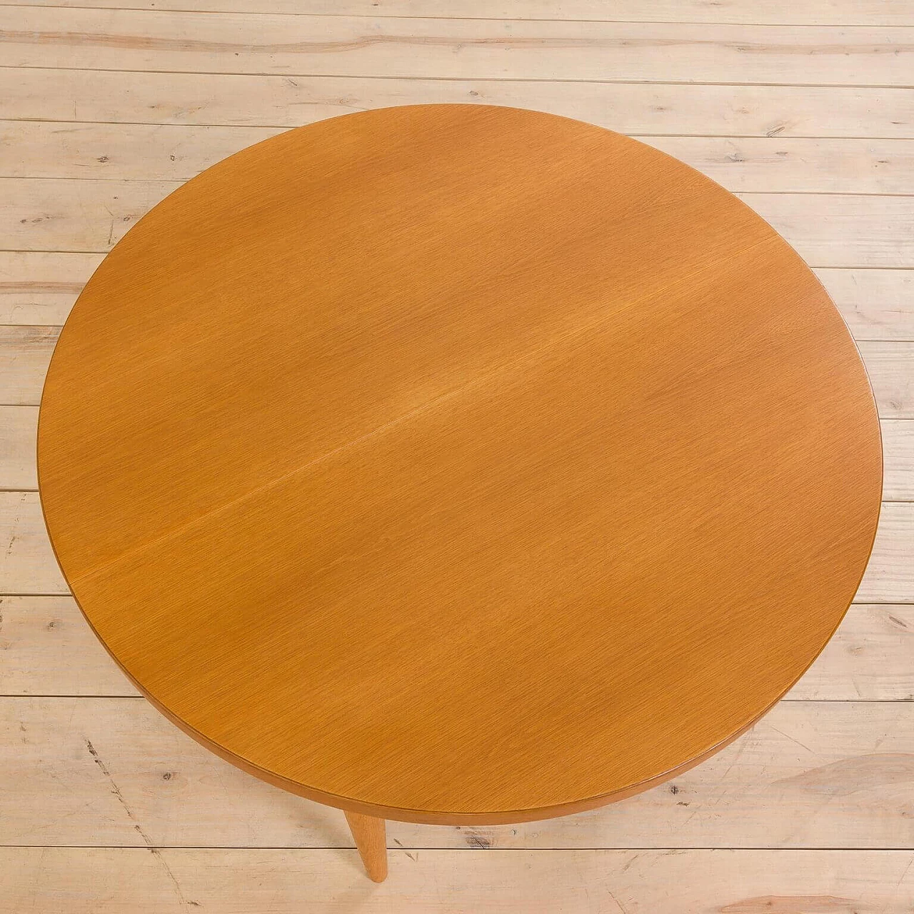 Extendable round oak dining table, 1960s 11