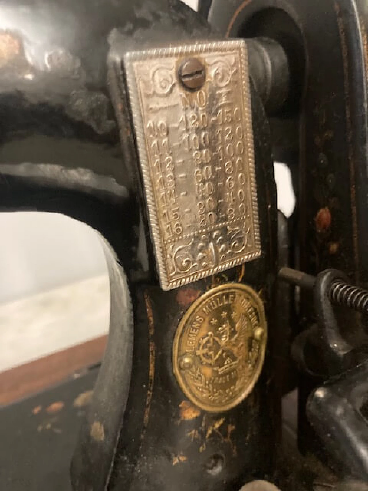 Tabletop sewing machine with mother-of-pearl inlays, late 19th century 5