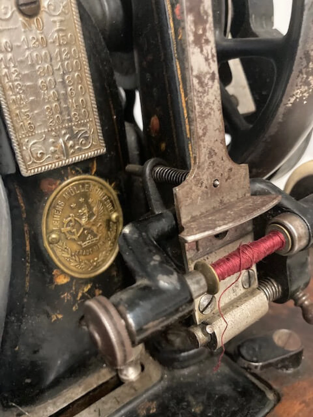 Tabletop sewing machine with mother-of-pearl inlays, late 19th century 6