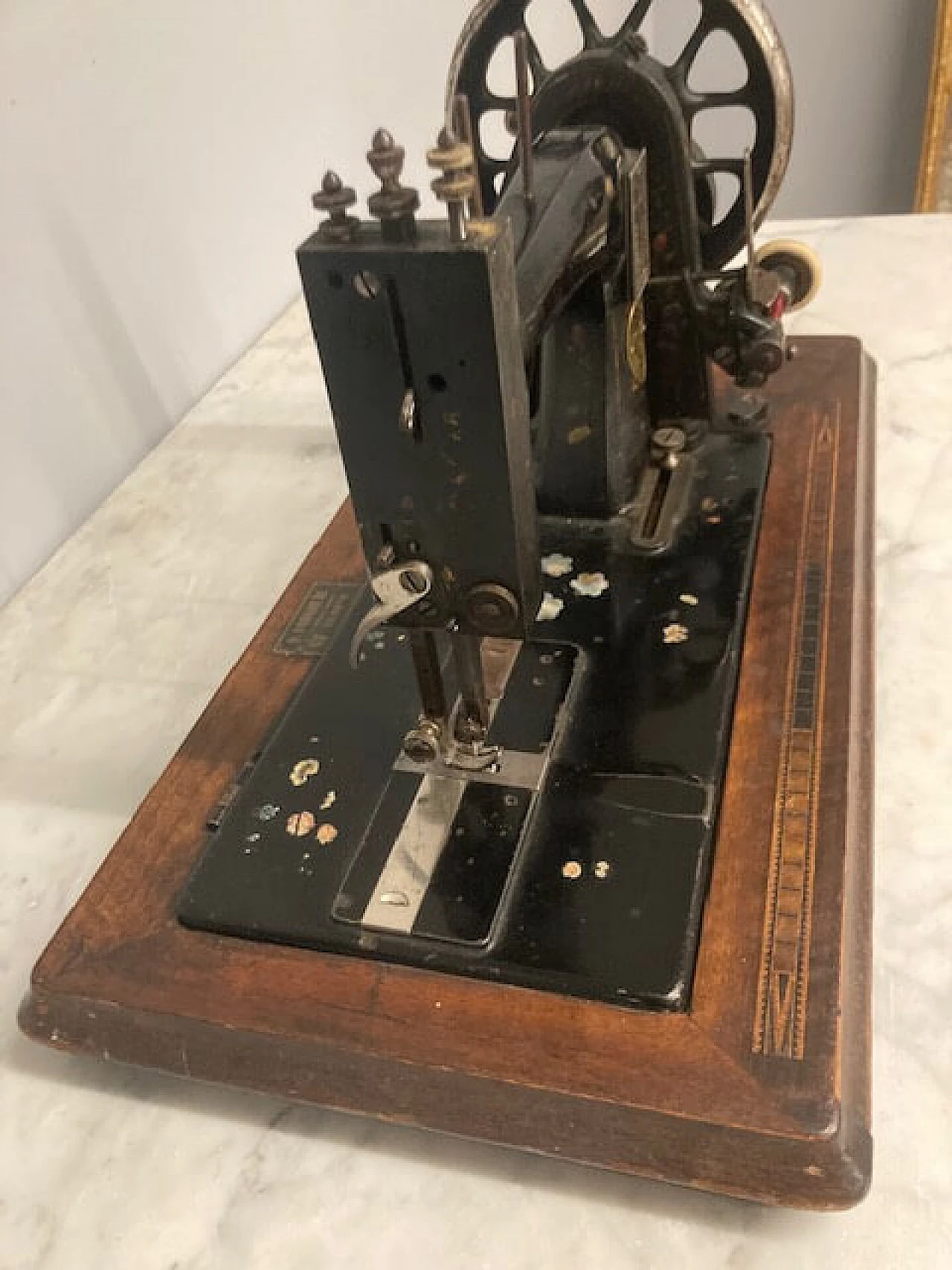 Tabletop sewing machine with mother-of-pearl inlays, late 19th century 10