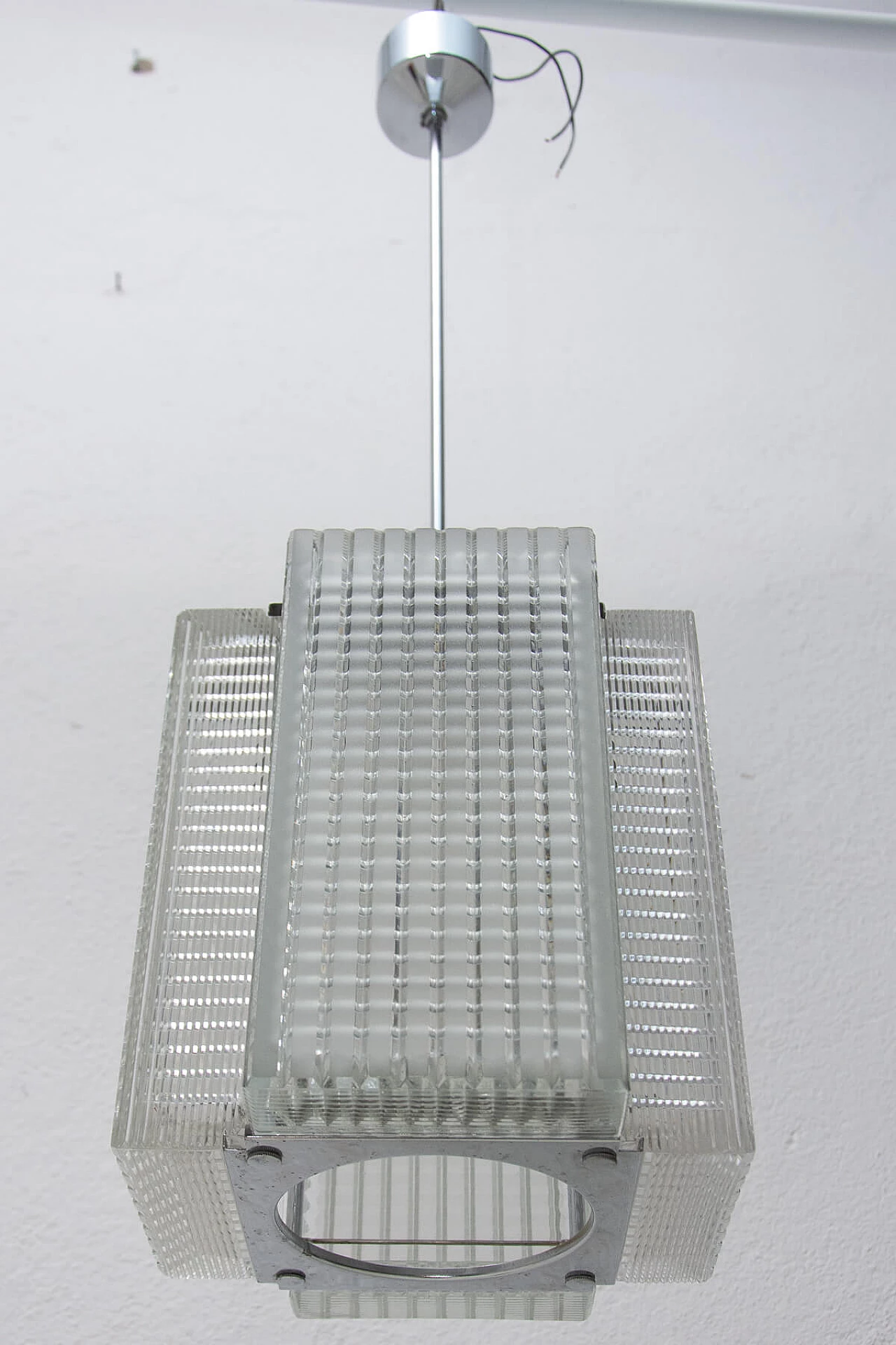 Coppia di lampade a sospensione in vetro pressato per Napako, anni '70 6
