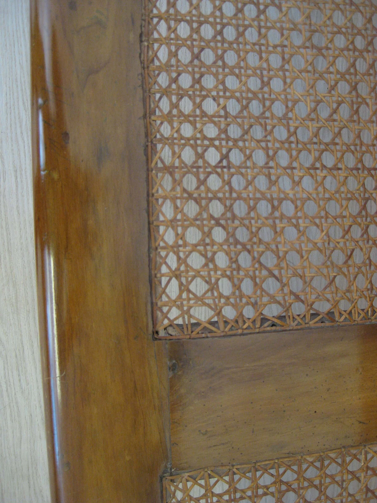 Pair of walnut and Vienna straw sofas, 19th century 6