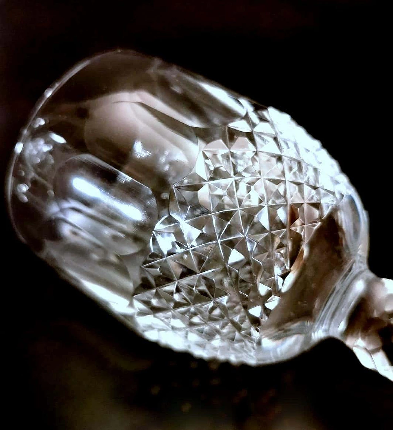 6 Ground crystal liqueur glasses in Beaux-Art style, 1920s 13