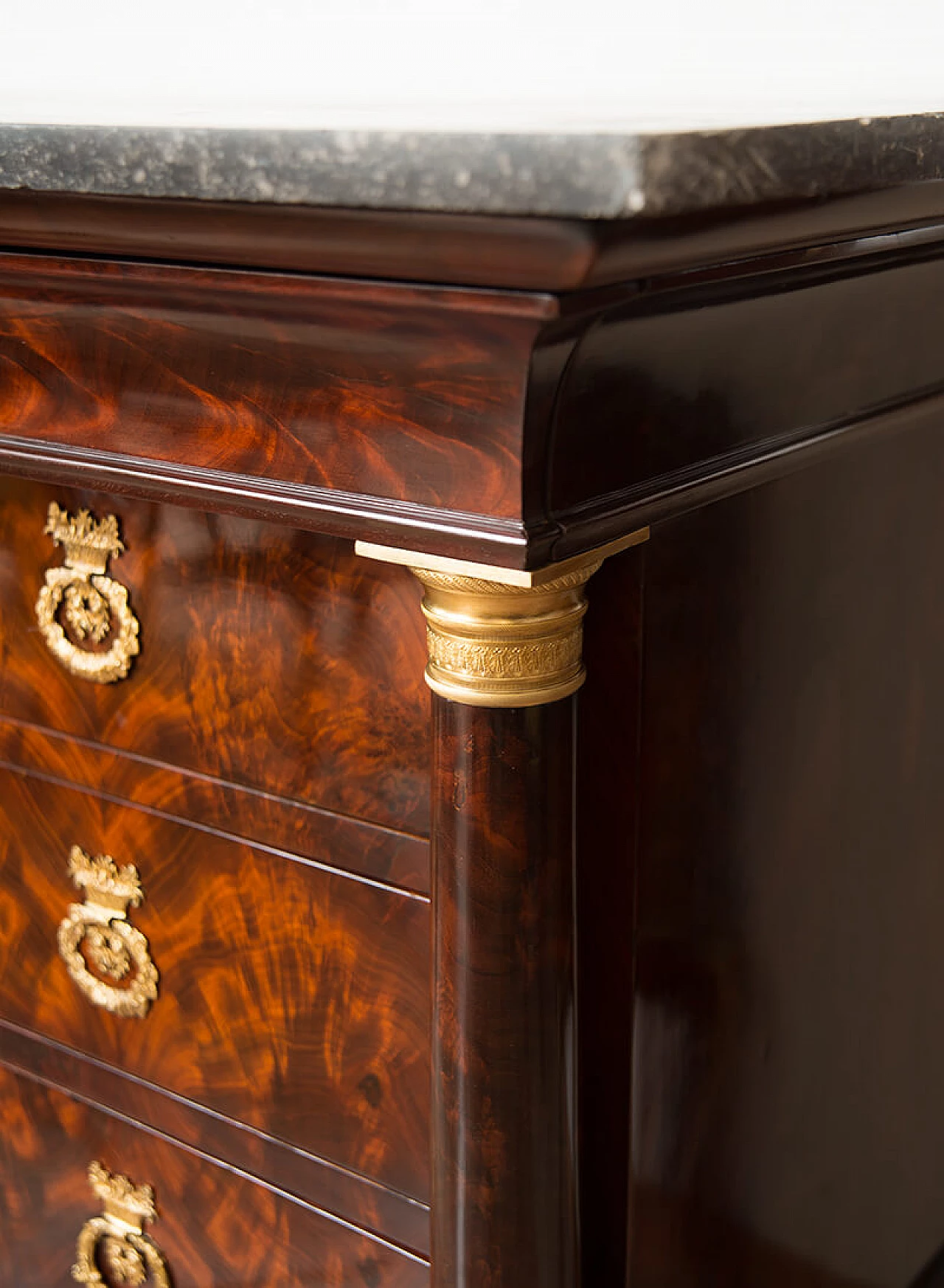 Empire-style mahogany feather chest of drawers, 19th century 3