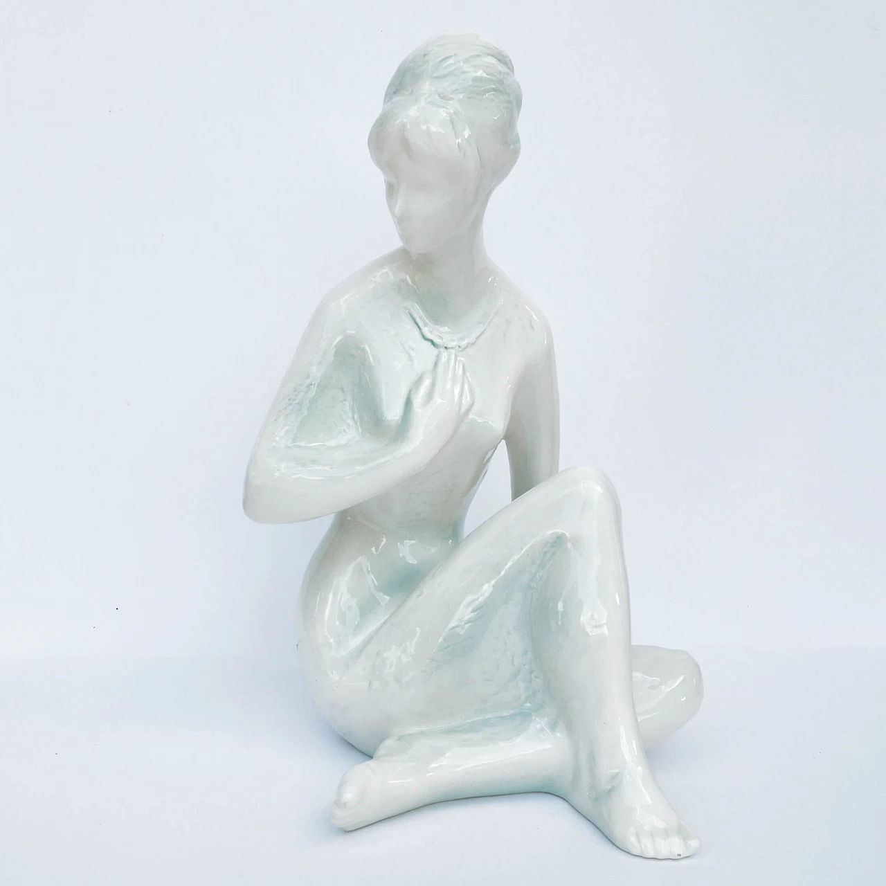 Scultura di nudo femminile di Kokrda Jihokera Bechyně, anni '60 4