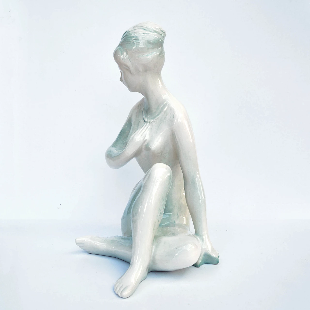 Scultura di nudo femminile di Kokrda Jihokera Bechyně, anni '60 10