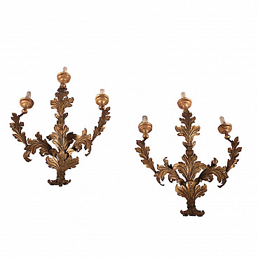 Pair of three-armed wall sconces with leaf decoration, 18th century