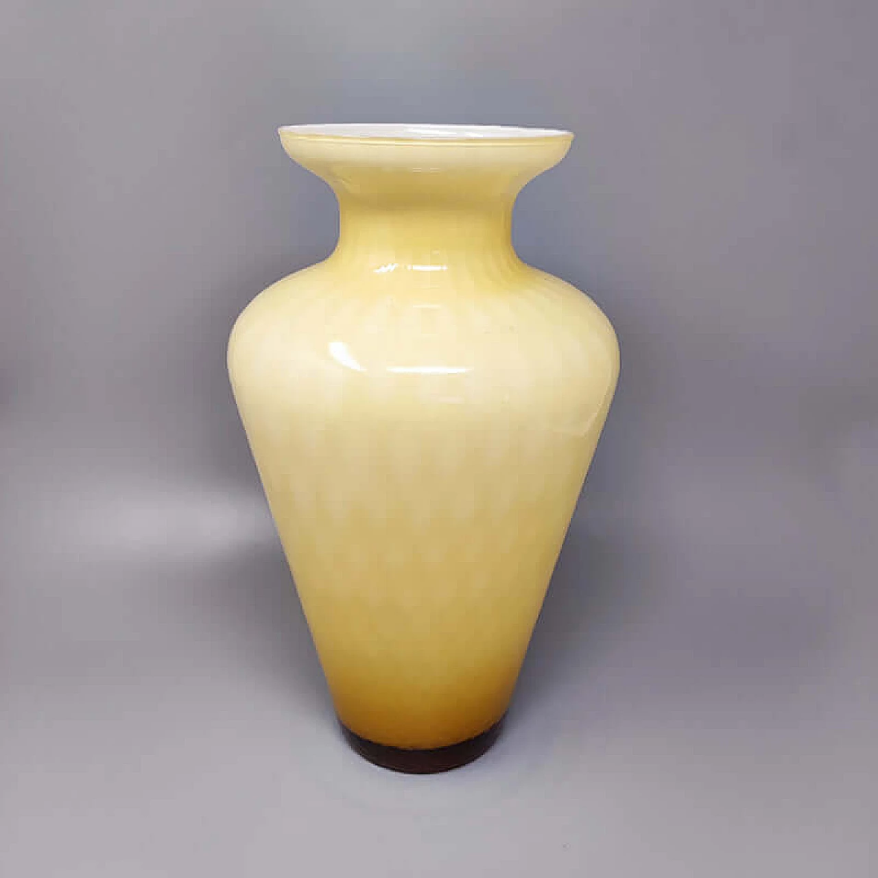 Vaso in vetro di Murano beige, anni '60 1