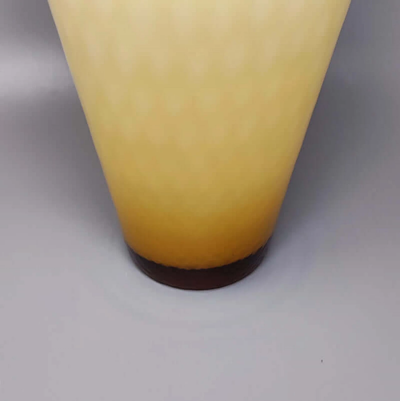 Vaso in vetro di Murano beige, anni '60 6