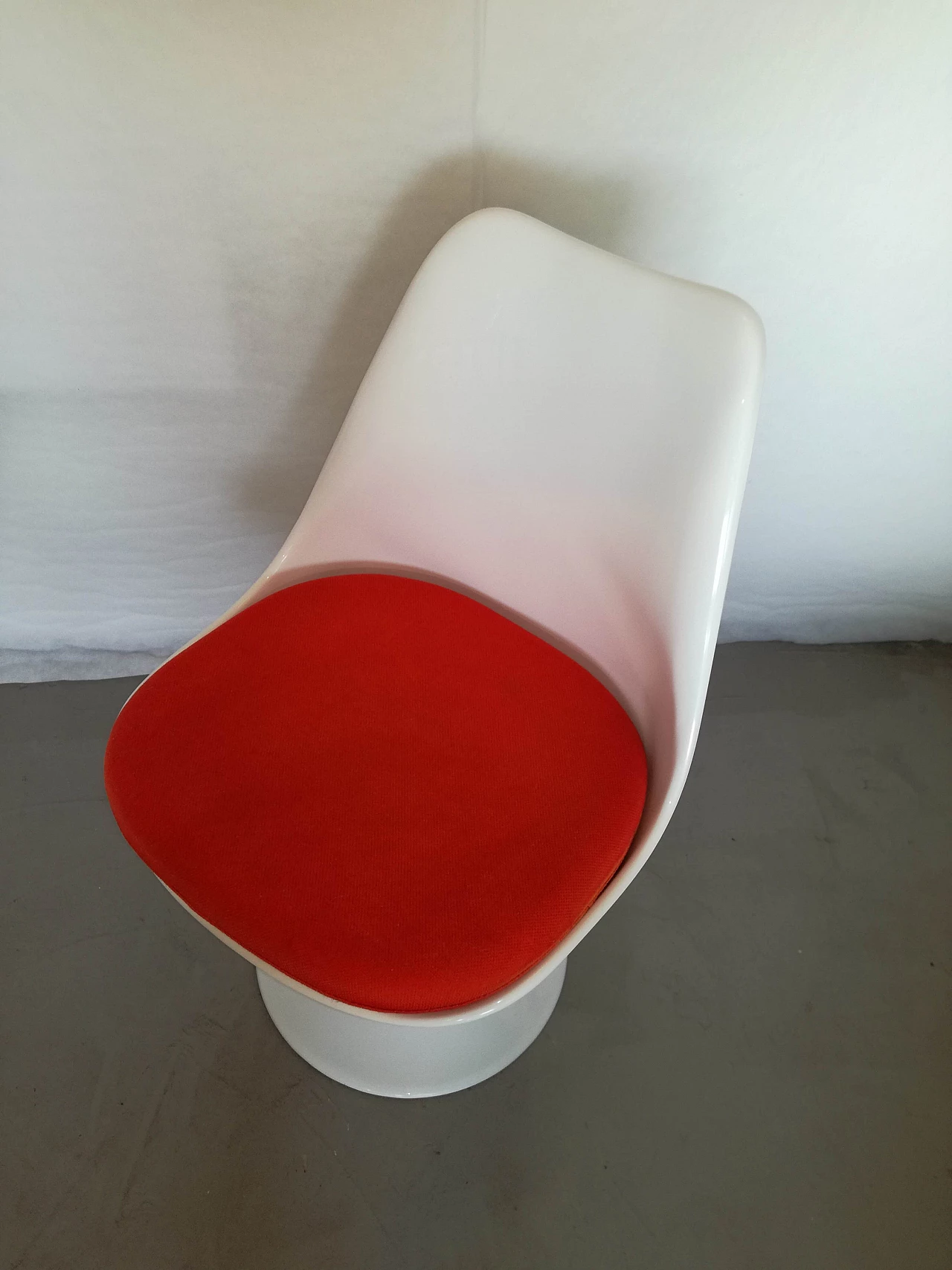 Chair inspired by the Tulip model for Knoll, 2000s 10